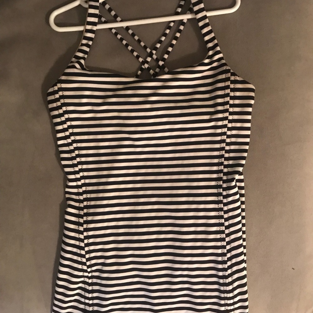 Lululemon stripped top